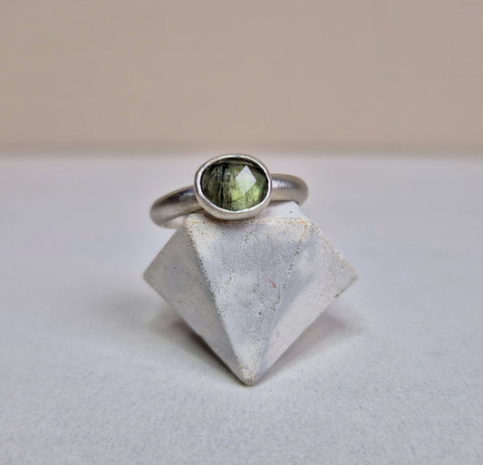 Frosted Peridot ring