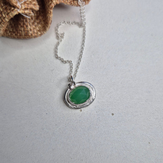 Chrysoprase in reticulated silver